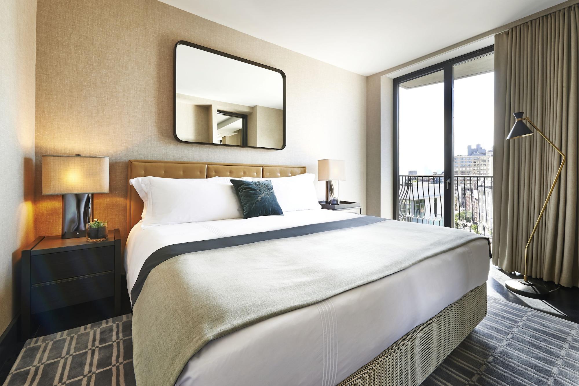 Sixty Soho Hotel New York Ngoại thất bức ảnh A bedroom at the hotel