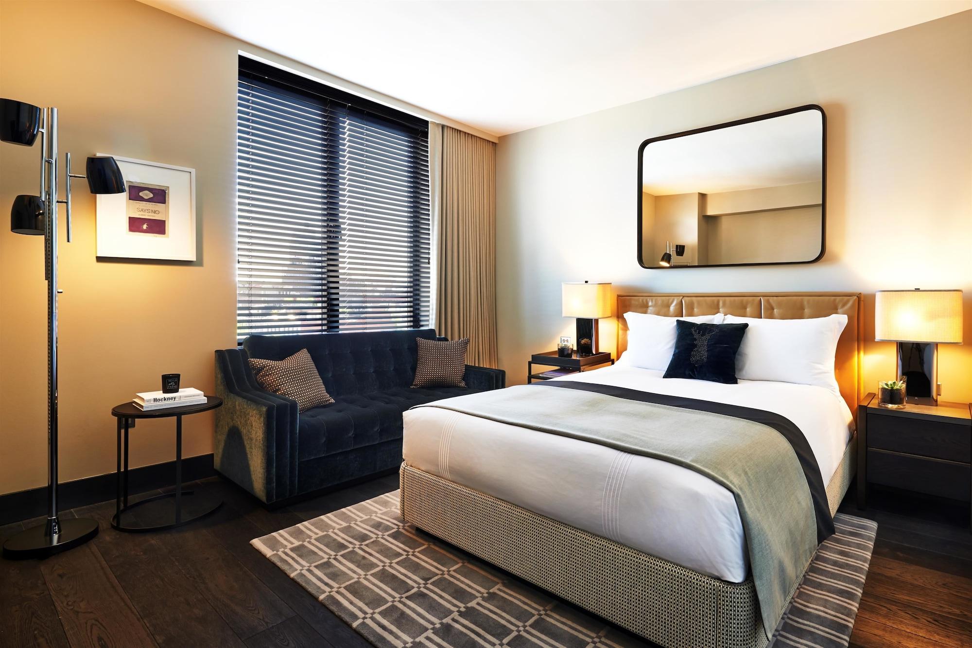 Sixty Soho Hotel New York Ngoại thất bức ảnh A bedroom at the hotel