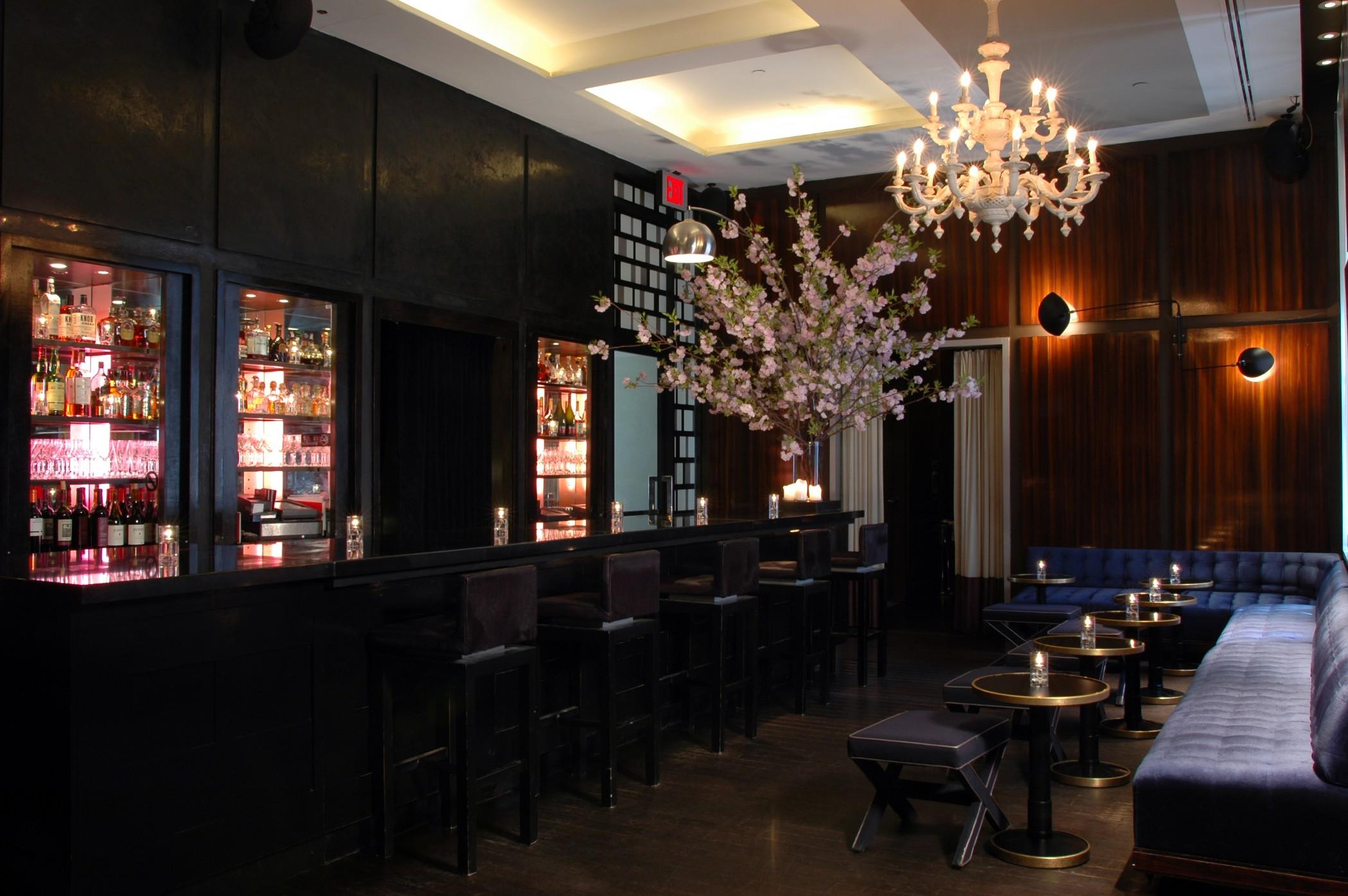 Sixty Soho Hotel New York Ngoại thất bức ảnh The bar at the Standard East Village